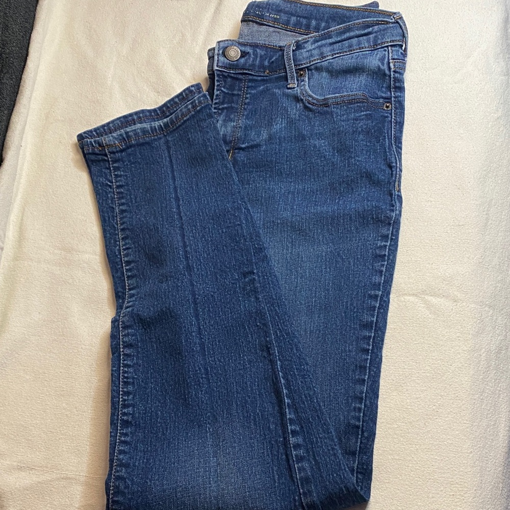 Old Navy Women’s 10 Long Stretch Blue Jeans